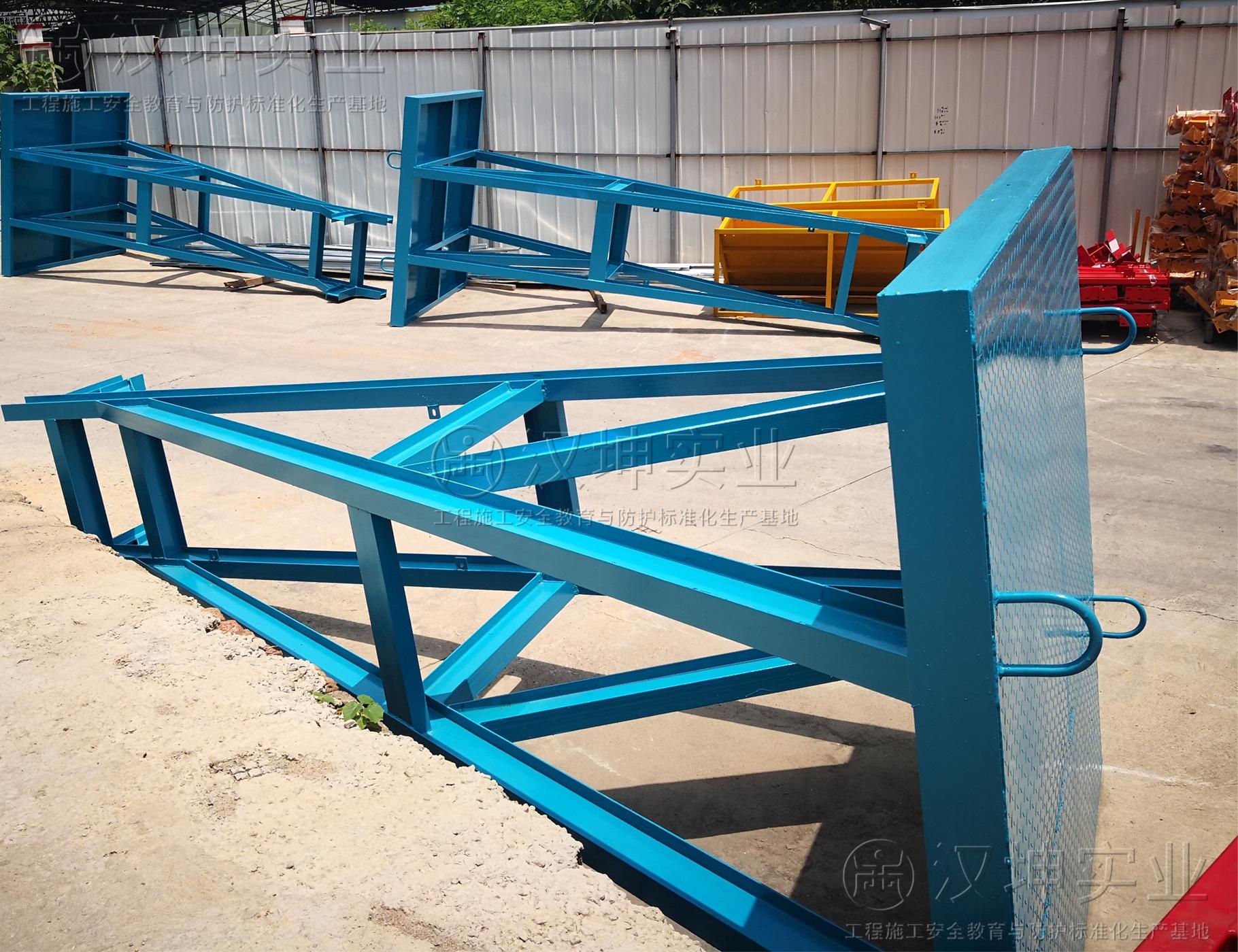 電梯井操作平臺(tái)案例圖